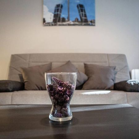 Lovely 3 Bedroom Apartment Next To Fuencarral Madrid Esterno foto
