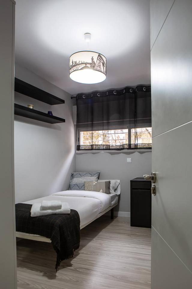 Lovely 3 Bedroom Apartment Next To Fuencarral Madrid Esterno foto