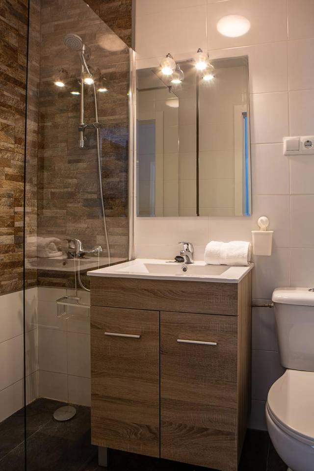 Lovely 3 Bedroom Apartment Next To Fuencarral Madrid Esterno foto